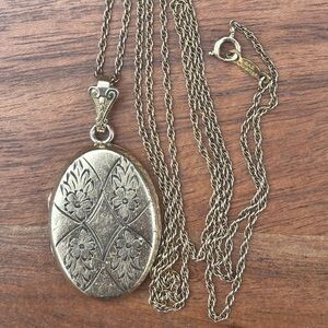 Vintage Floral Engraved Locket 1940’s Gold Filled 24”
